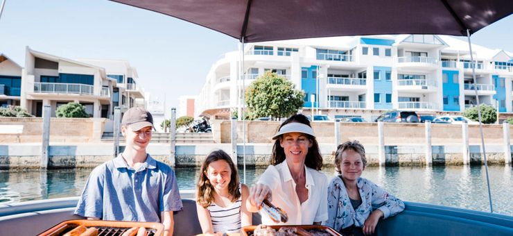 A Guide to Dolphin Watching in Mandurah